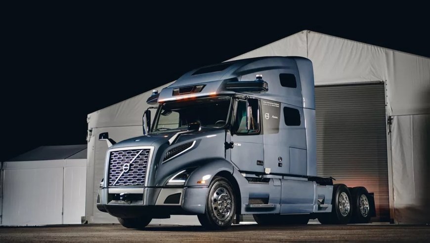 Volvo Autonomous Solutions presenterar prototyp av autonom lastbil för fjärrtransporter i Nordamerika